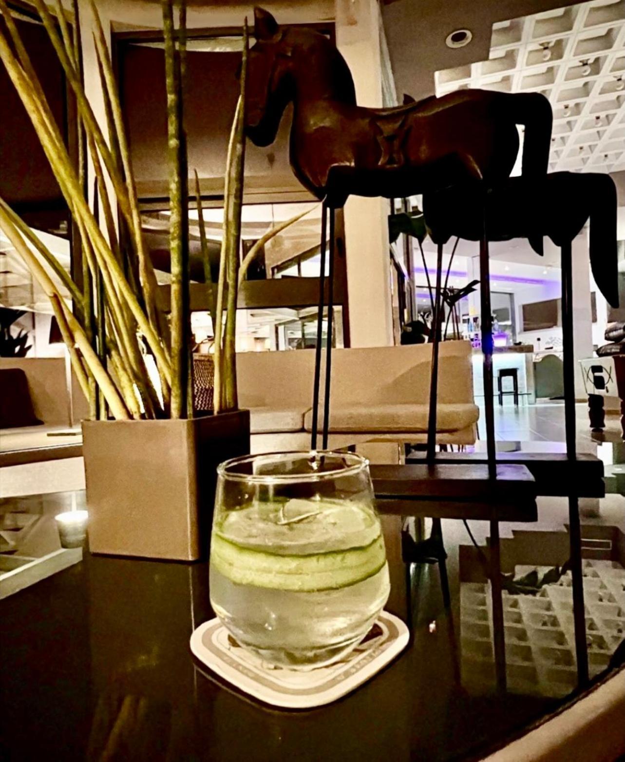 快乐时光酒店 Theológos 外观 照片